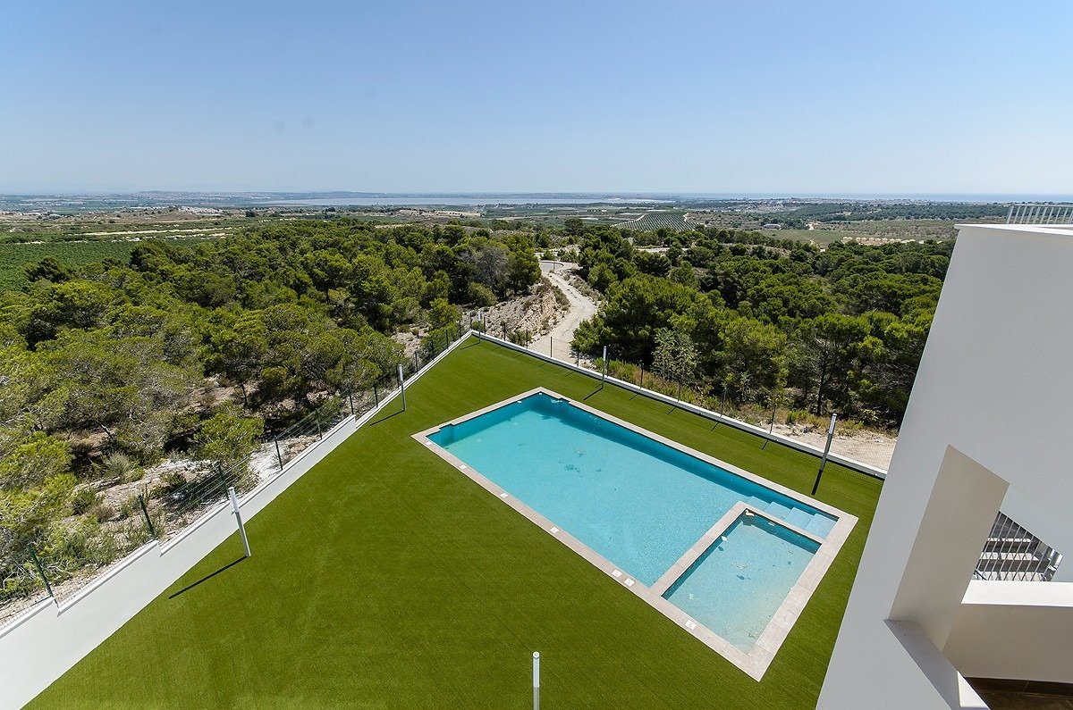 San Miguel de Salinas,   Spain